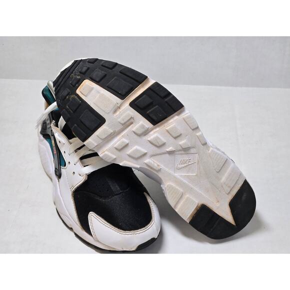 Nike Huarache Run GS Youth Peace Love Edition DM8156-100 Sz 6.5Y Multiple Colors - Picture 7 of 7